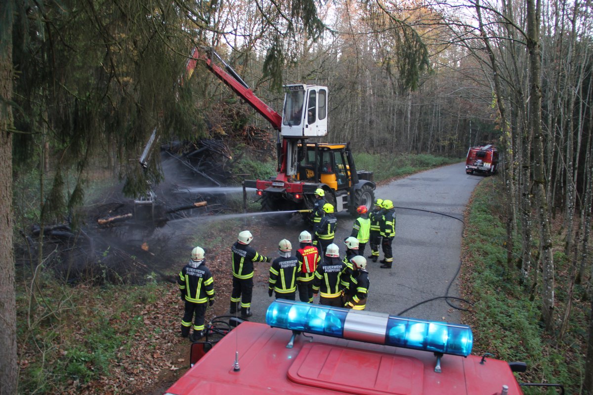 2018 11 18 FF Andorf Holzstoßbrand IMG 2360