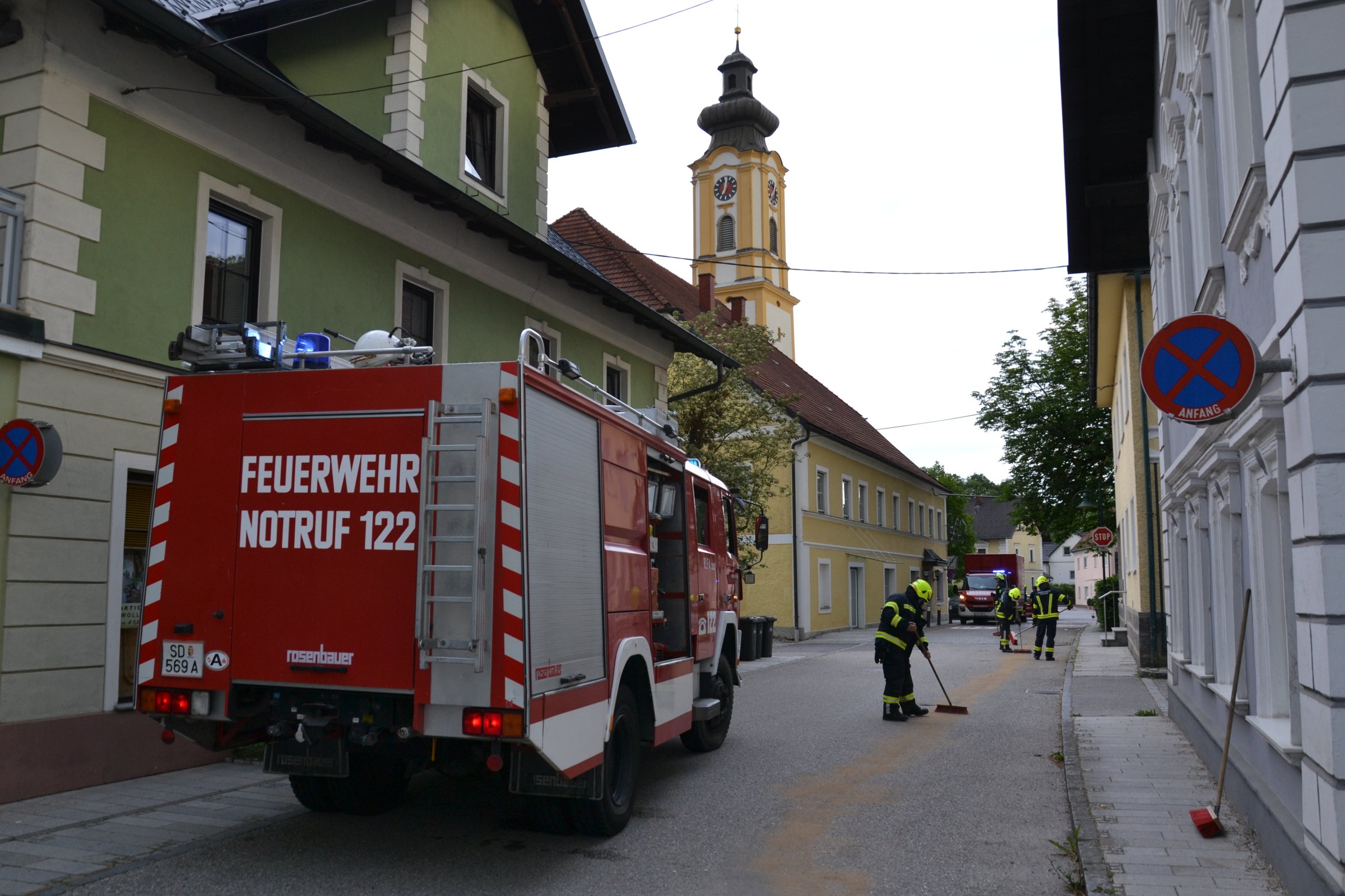 2020 05 19 FF Andorf Oelspur im Ortskern von Andorf DSC 0001