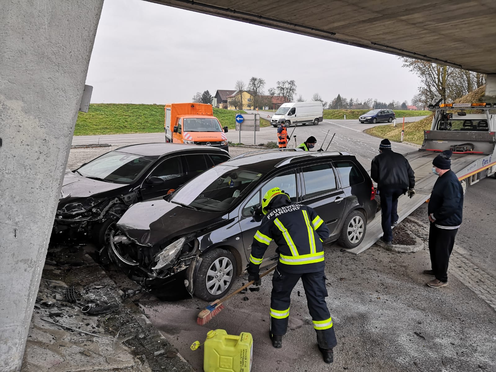 2020 12 02 FF Andorf Verkehrsunfall Teuflauer Straße L1128 Unterführung B137 002