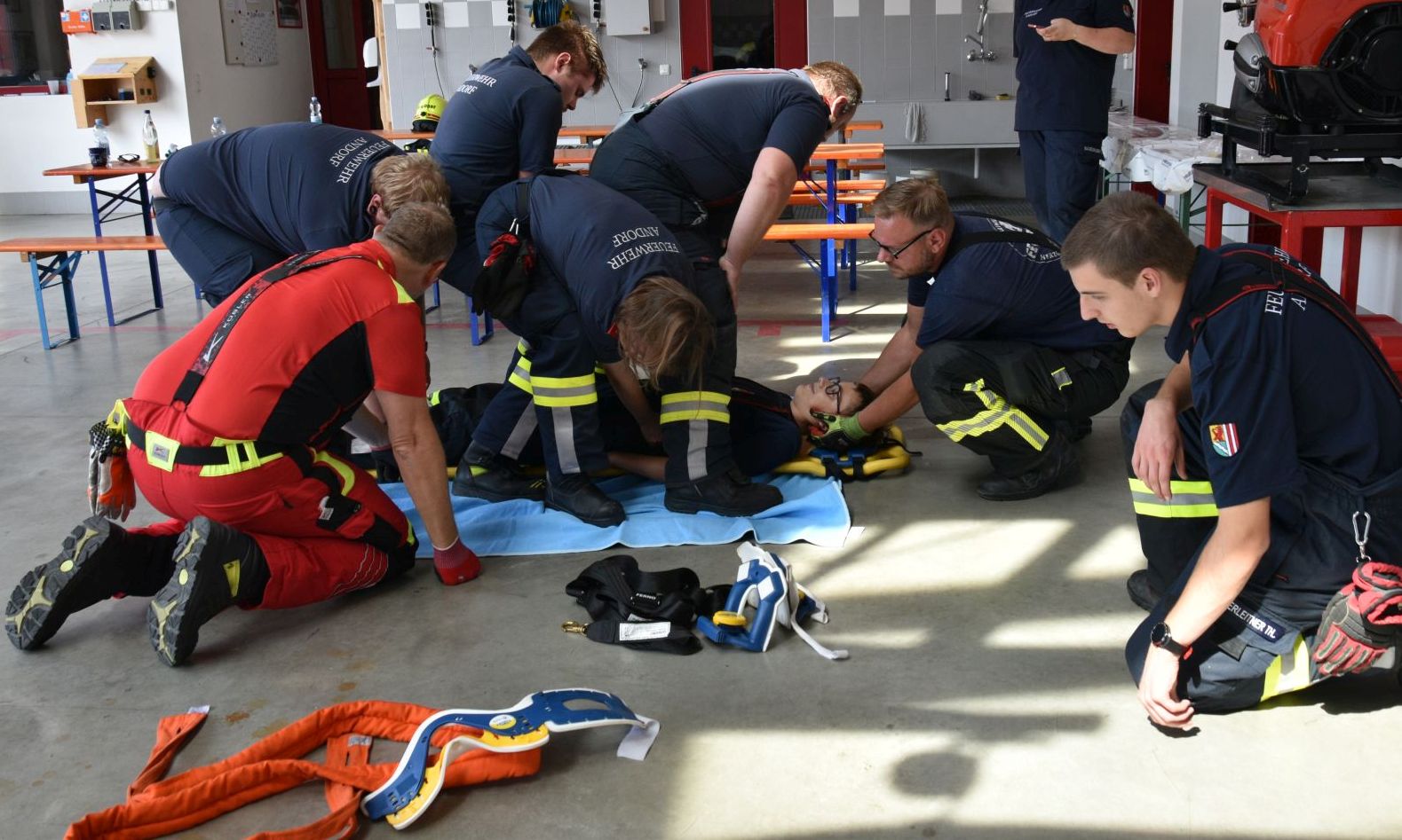 2021 07 24 FF Andorf Rettungstechnisches Seminar spineboard FFA 0093 web