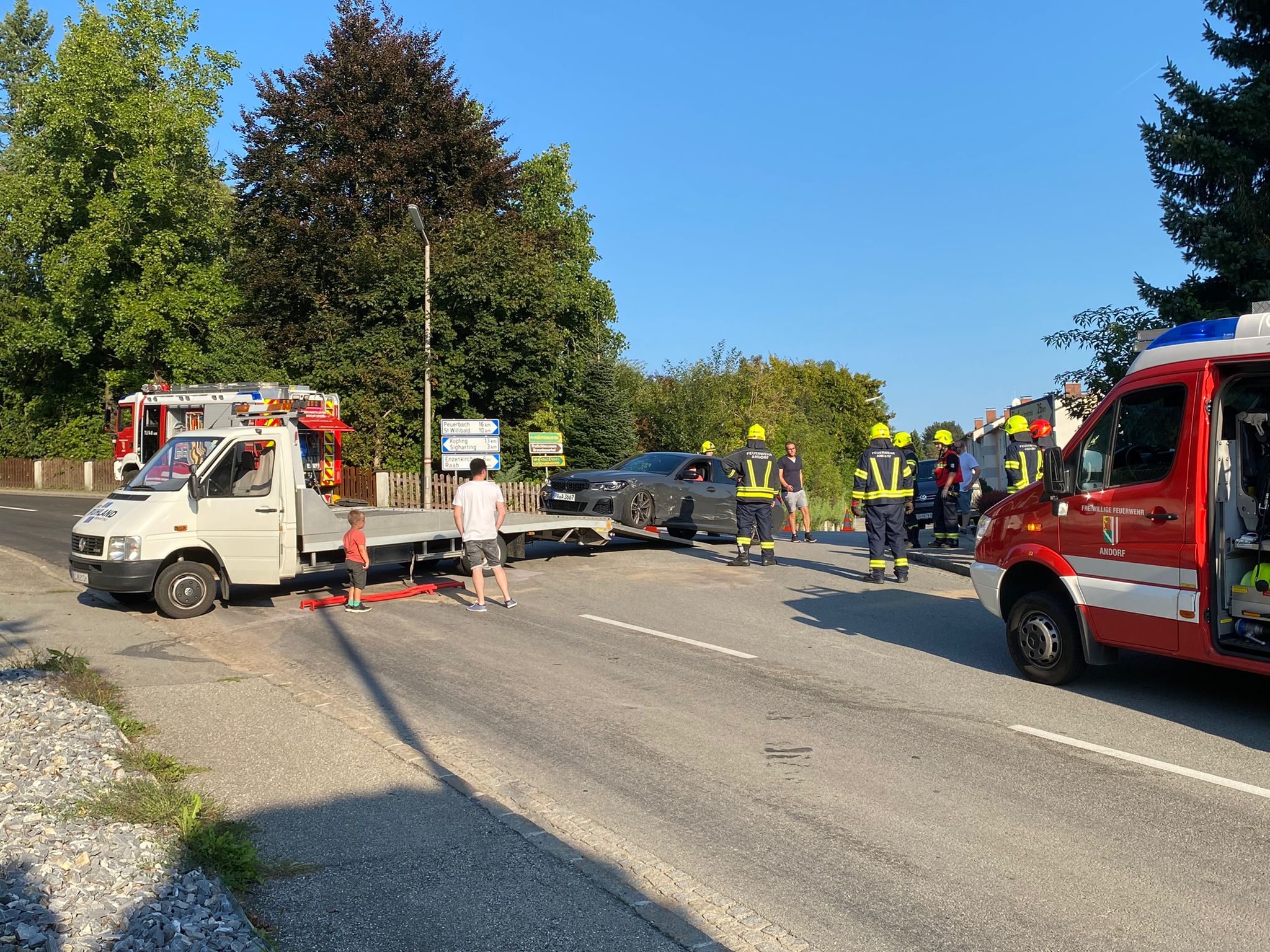 2021 09 05 FF Andorf Verkehrsunfall Andorfer Landesstrasse Kreuzung Raaber Strasse 08c8d442 4067 4b89 a55c fc21bac49331