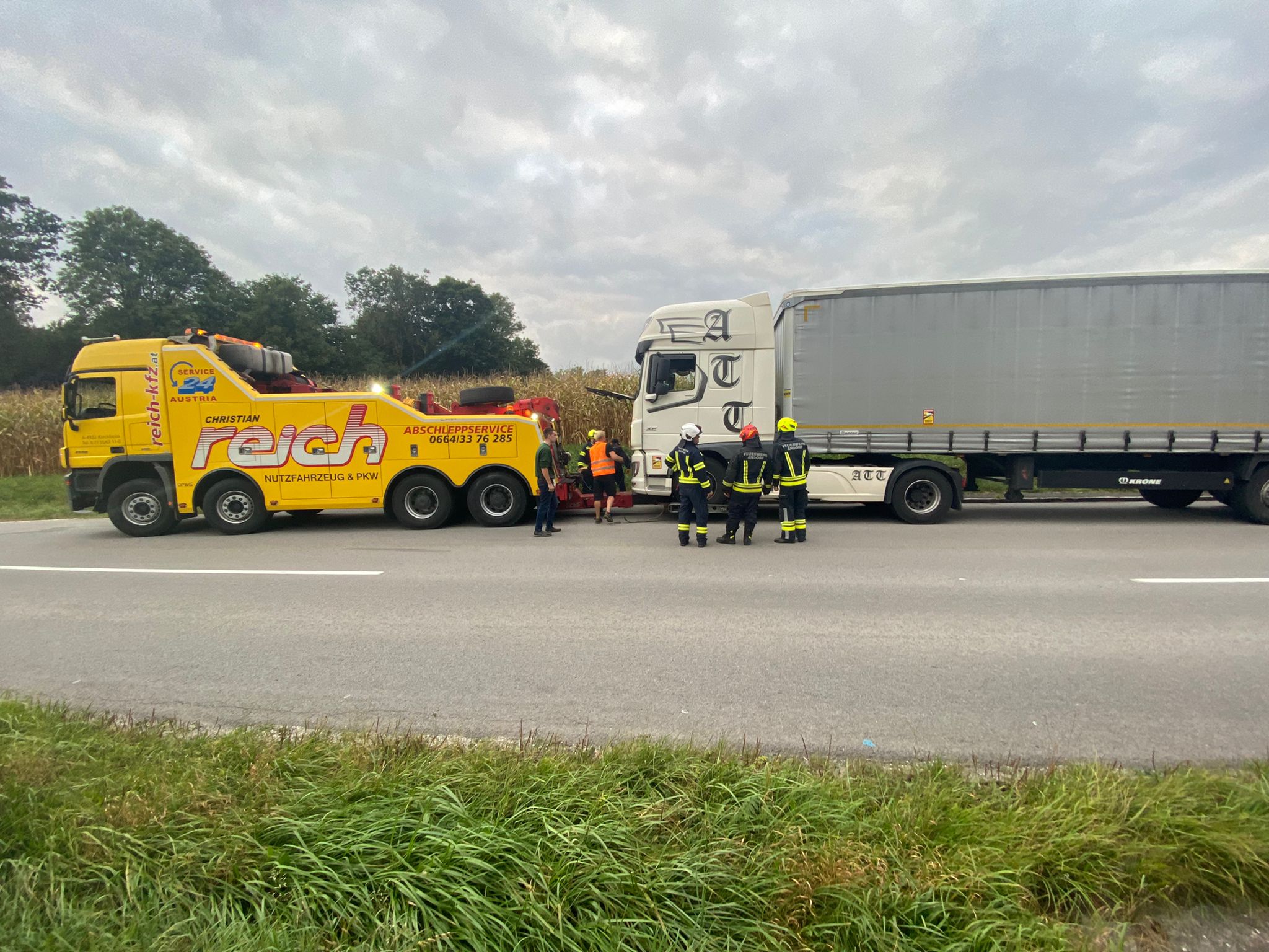 2021 09 20 FF Andorf LKW Bergung L514 Hoehe Oberholz 006 NCAG4751