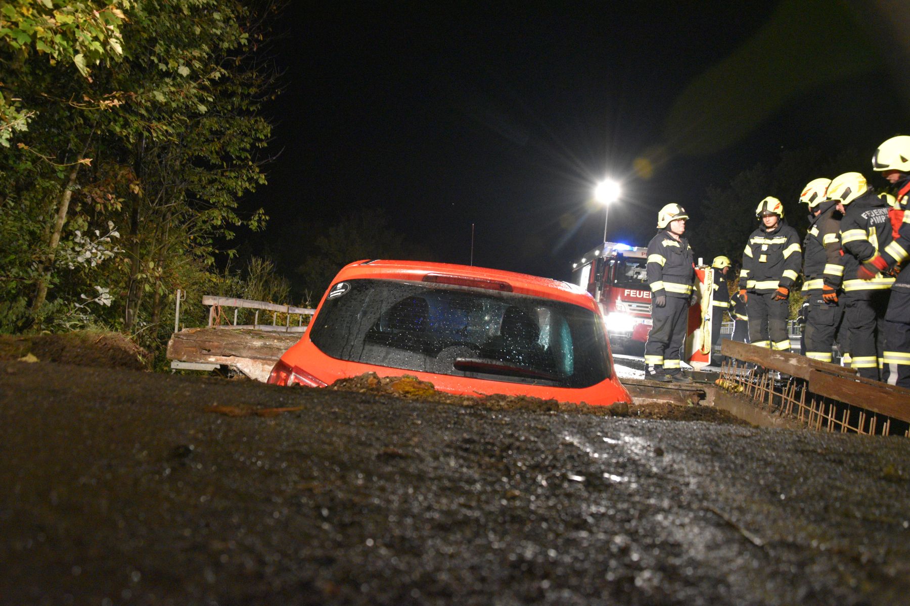 2021 10 14 FF Andorf Fahrzeugbergung Brueckenbaustelle B137 FFA 0077