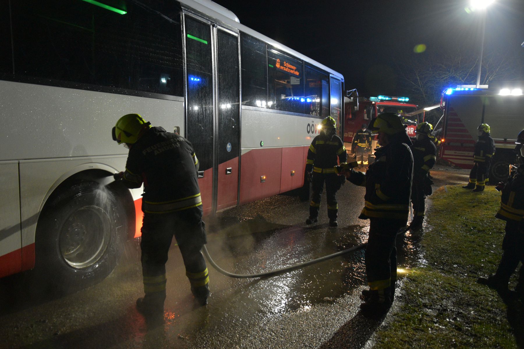 2021 12 28 FF Andorf Busbergung Messenbachgasse FFA 0032