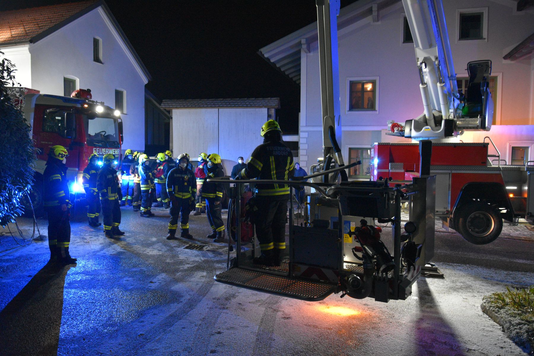 2022 01 16 FF Andorf Kaminbrand Lichtegg FFA 0039
