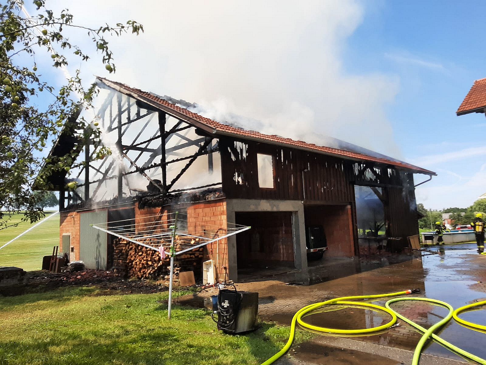 2022 07 14 Brand in Oberndorf Gemeinde Andorf e80bf7d6 f9b6 4701 a289 00d97d59e3b9