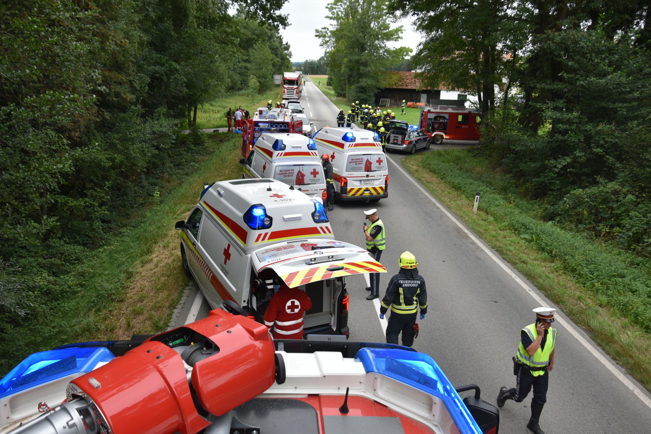 2022 08 23 FF Andorf Auffahrunfall B137 FFA 2462