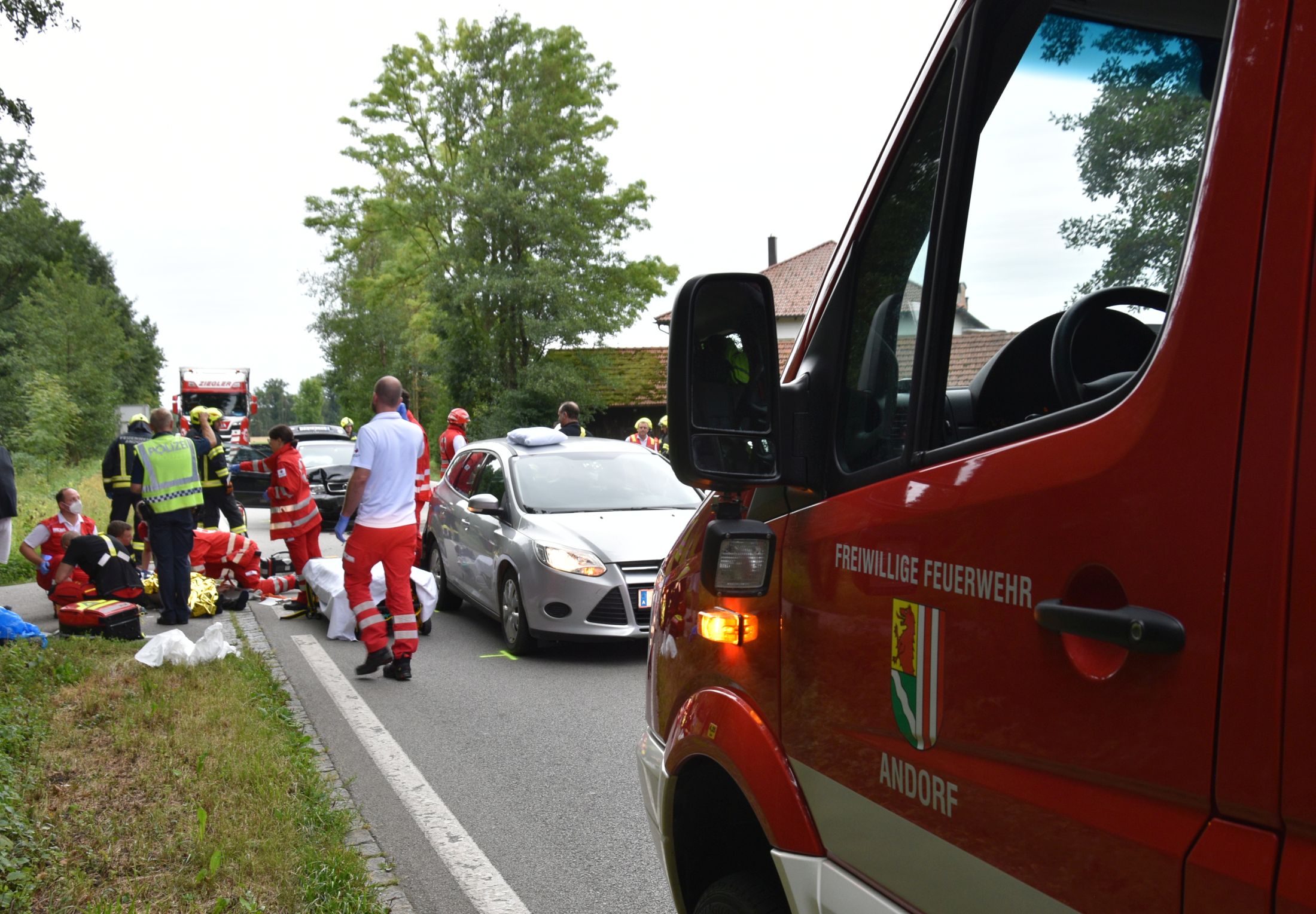 2022 08 23 FF Andorf Auffahrunfall B137 FFA 2470