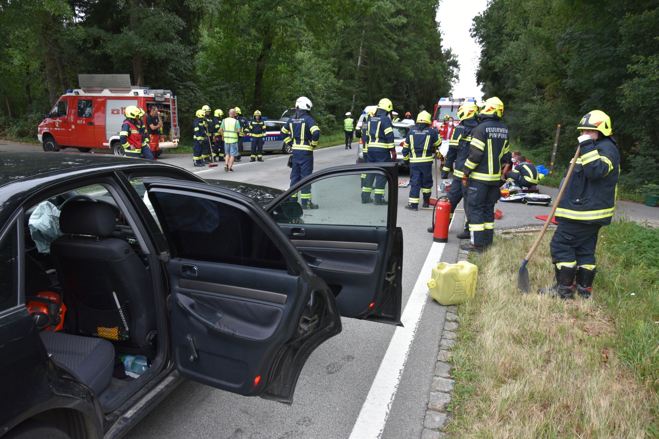 2022 08 23 FF Andorf Auffahrunfall B137 FFA 2484
