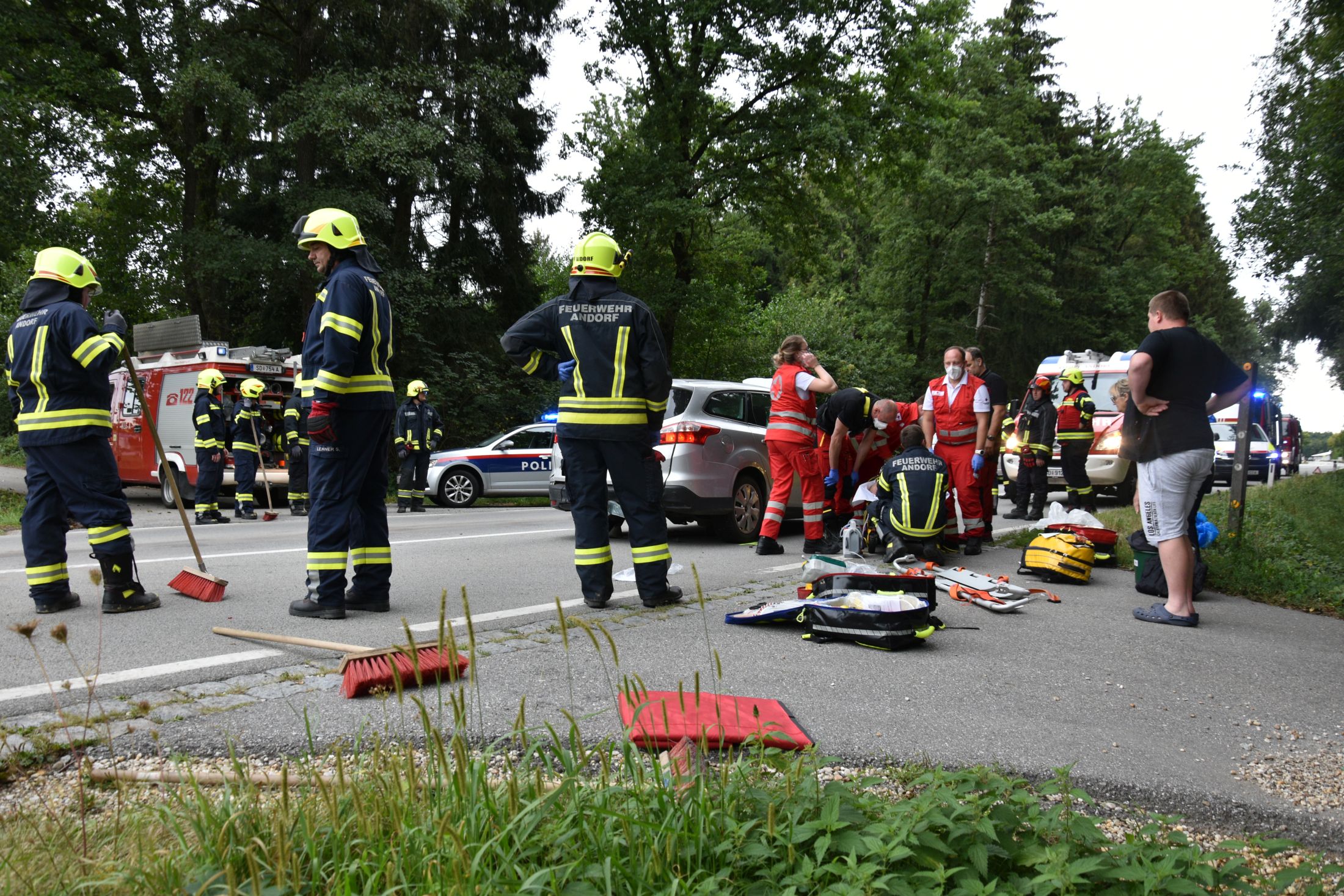 2022 08 23 FF Andorf Auffahrunfall B137 FFA 2487