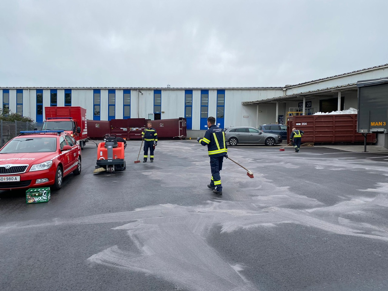 2022 09 28 FF Andorf Oelspur Firmengelaende 5f1a1785 2379 4c48 9bed 3ab22eb658e6