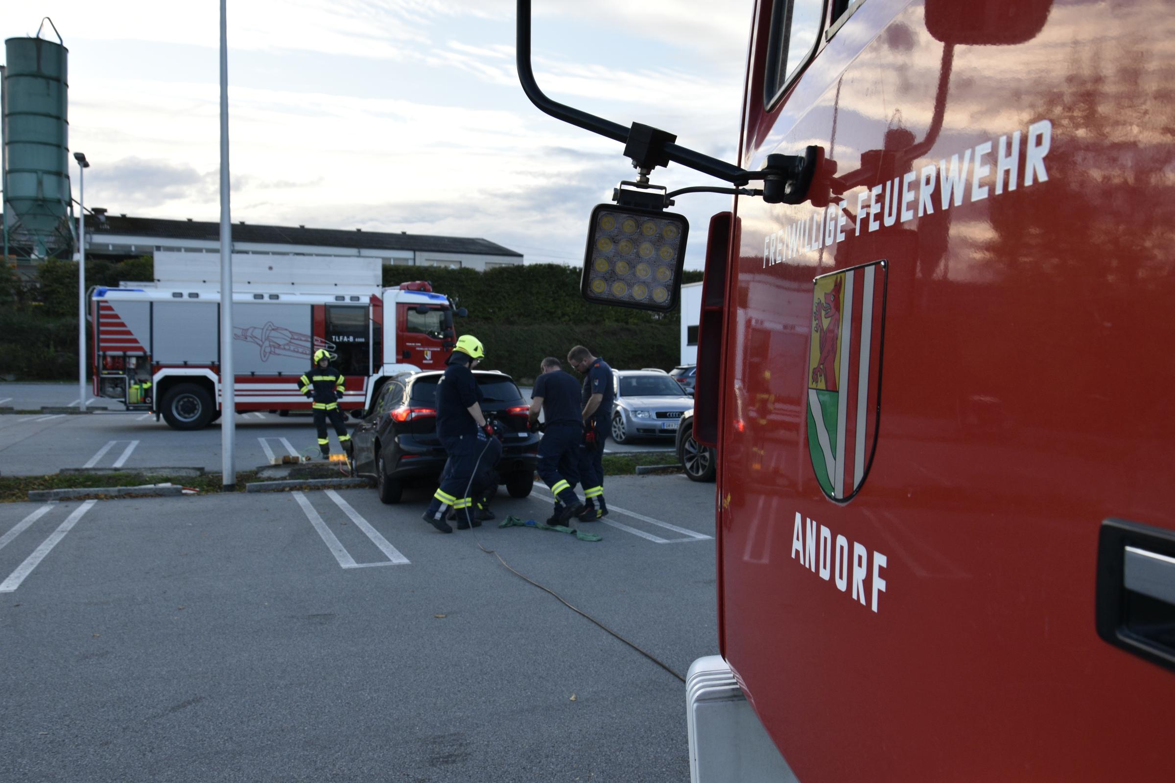 2022 10 10 FF Andorf Fahrzeugbergung EKZ Andorf Sued 20221010173840 FFA2943