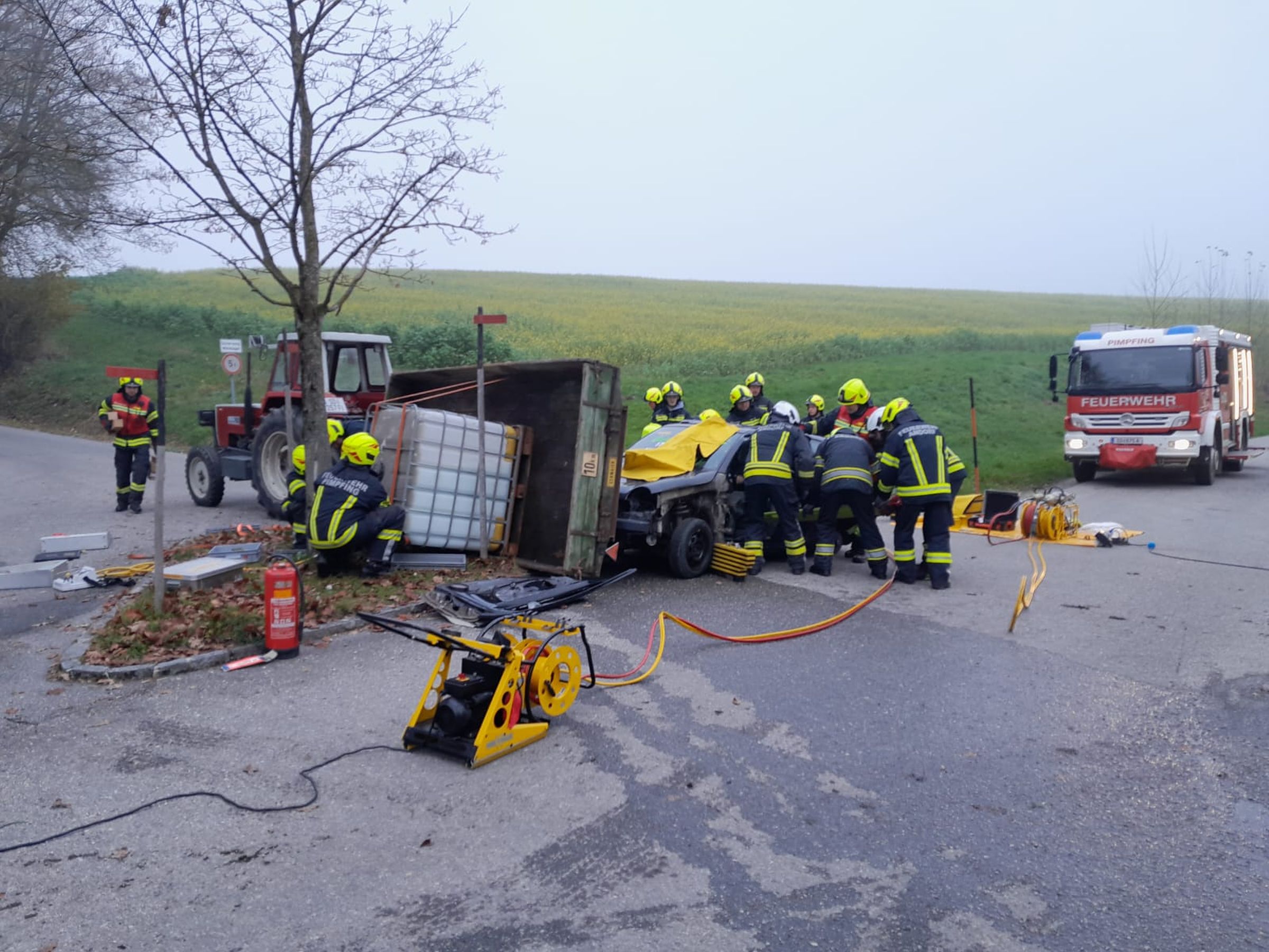 2022 11 12 Uebung Verkehrsunfall Gefahrstoffaustritt 20221113180200 6e5e1fbf dab9 4183 ae0a 3006a68e8bb7