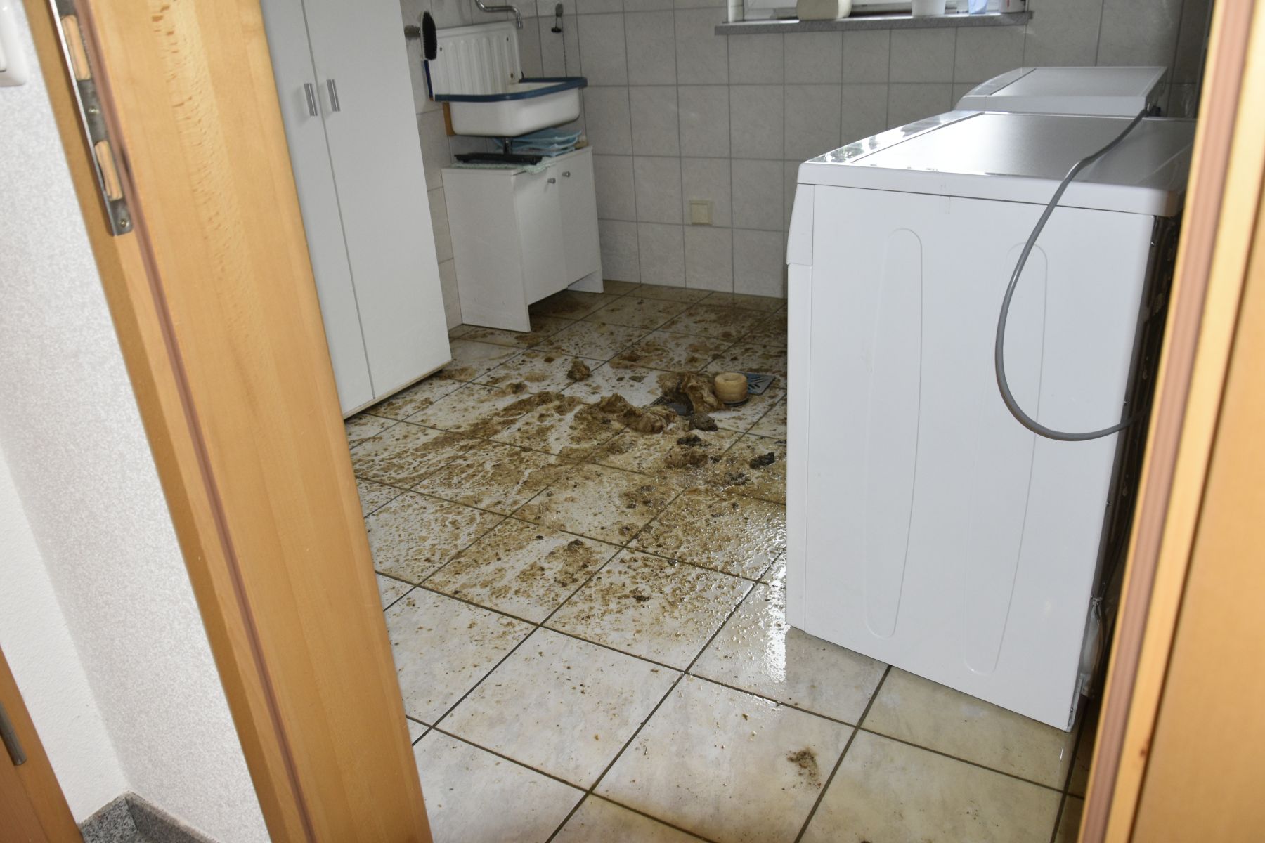 2023 01 08 FF Andorf Kanalrueckstau Hanl Gasse FFA3915