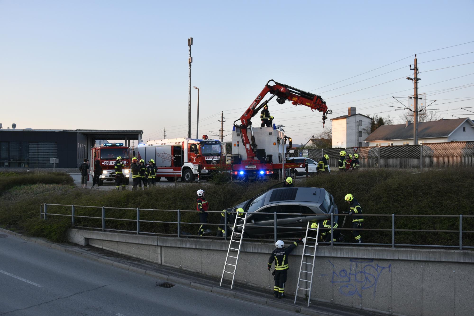 2023 04 21 FF Andorf Fahrzeugbergung FFA5716