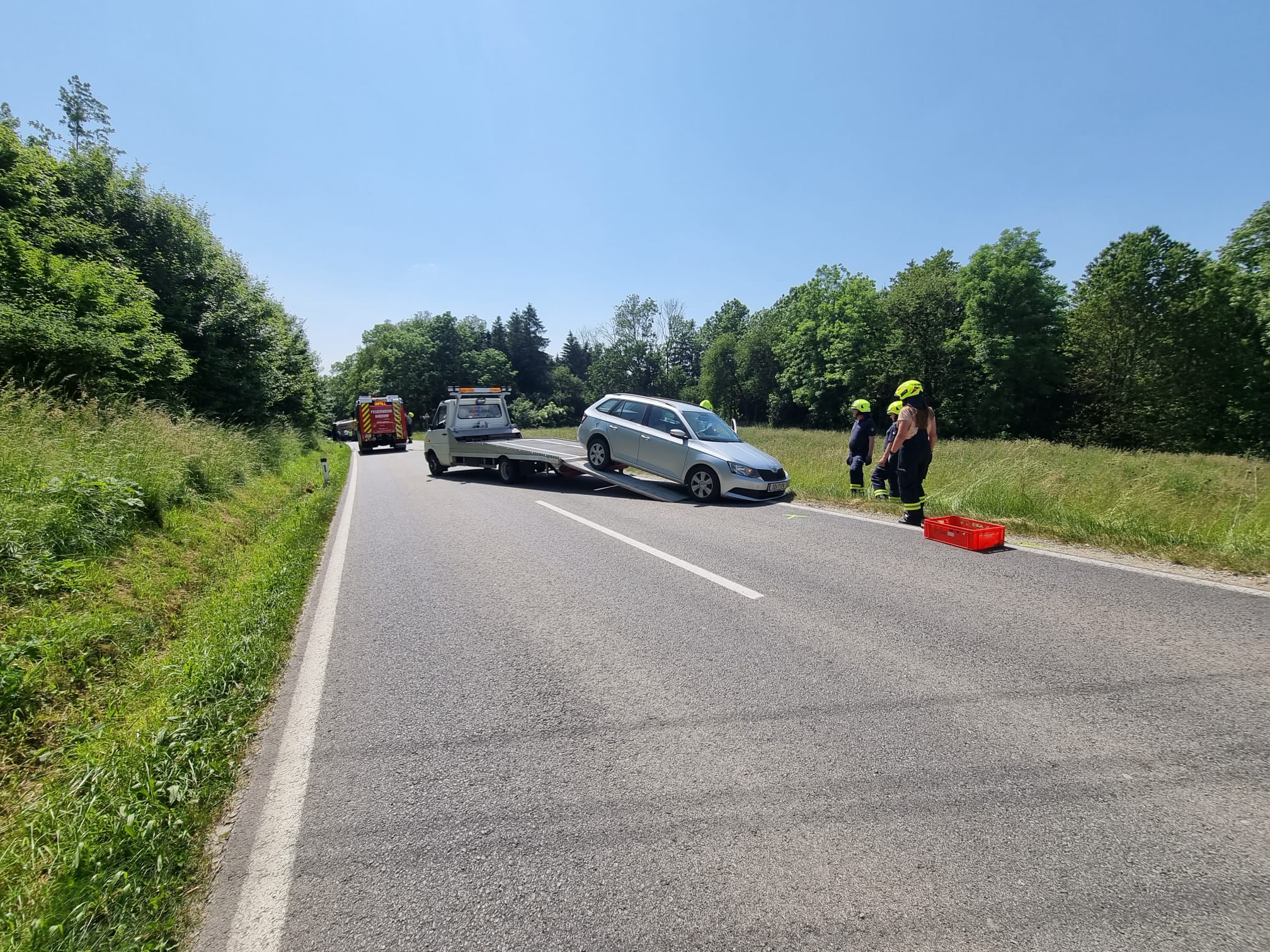 2023 05 31 FF Andorf Einsatz Unfall PKW gegen Gefahrgut LKW 1d7e3651 d37d 422e b093 9f71f8415400