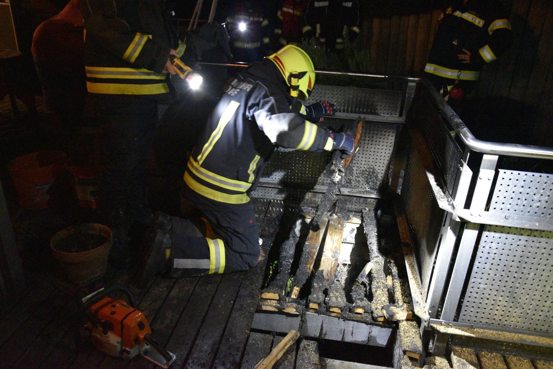 2023 06 20 FF Andorf Holzterrassenbrand FFA5991