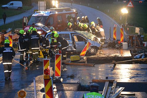 Tödlicher Verkehrsunfall bei Brückenbaustelle Laab B137 - 10.10.2013